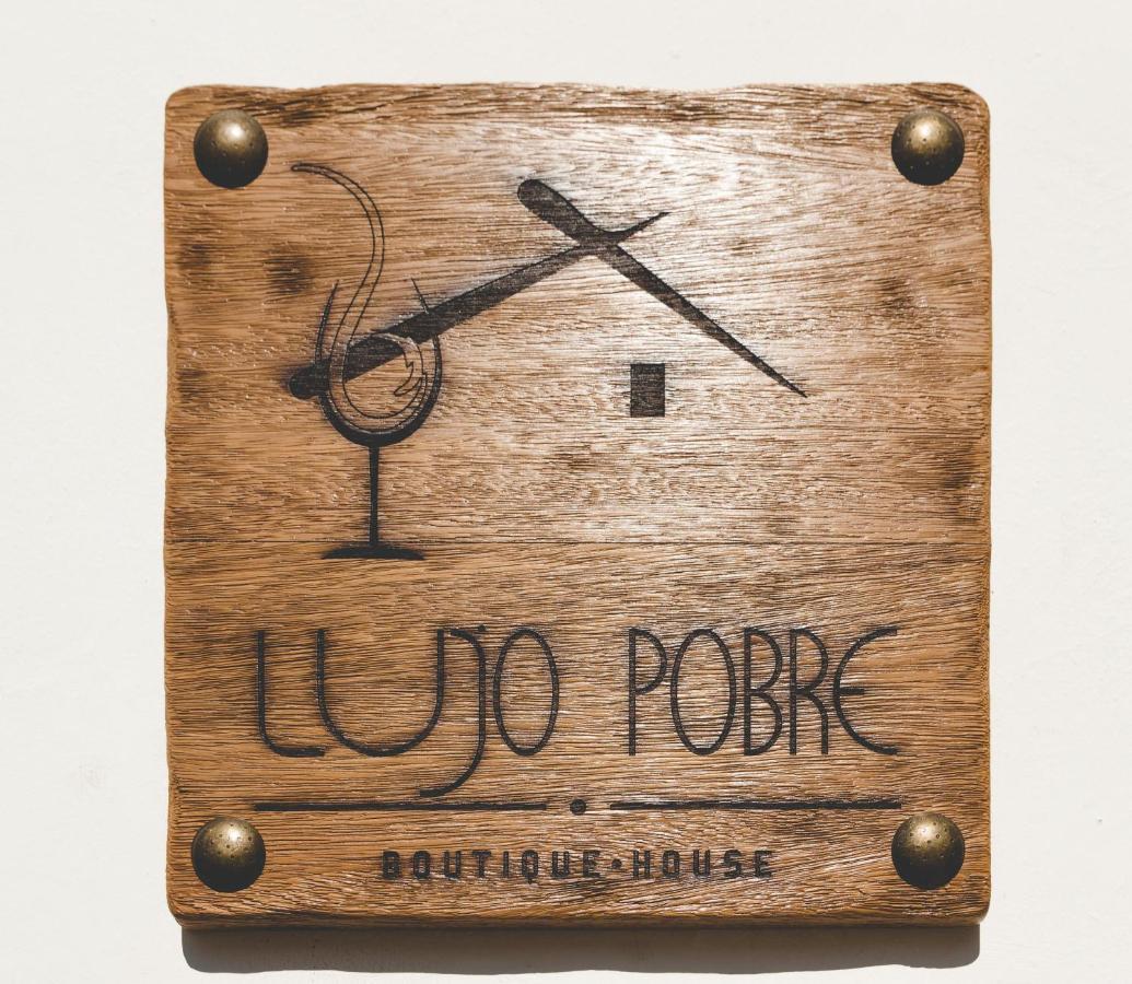 לינה וארוחת בוקר מונטיה Boutique House Lujopobre מראה חיצוני תמונה